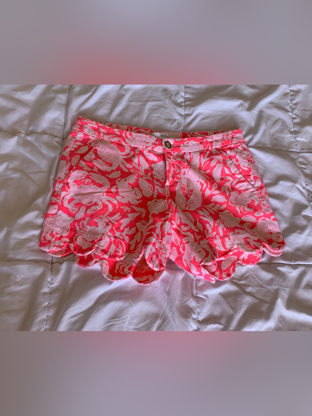Lilly Pulitzer Crab Collab Scallop-Hem High-Waist Shorts Size 4